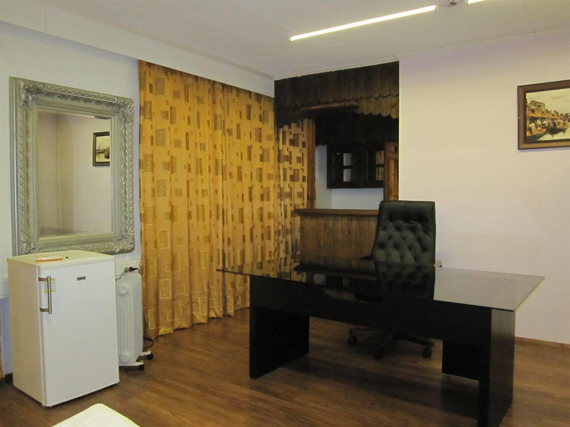 Finn Rooms Tammerfors Exteriör bild
